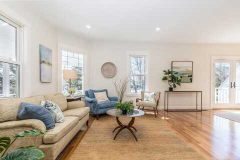 11 Rogers Road, Kittery, ME 03904