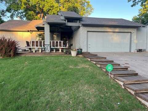 8233 S Florence Place, Tulsa, OK 74137
