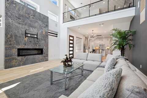 2433 Vagas Street, Dallas, TX 75219