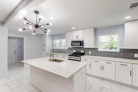 5720 Twineing Street, Dallas, TX 75227