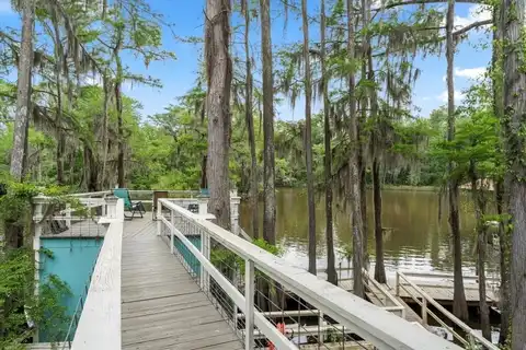 230 W Sesame Street, Karnack, TX 75661