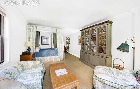 345 East 52nd Street, New York, NY 10022