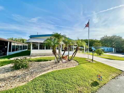 216 Redwood Dr., Sebring, FL 33875
