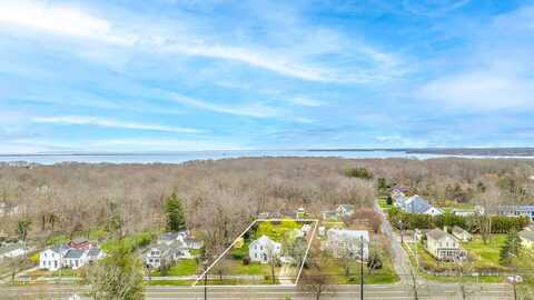 8300 Main Road, East Marion, NY 11939