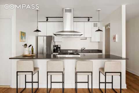 222 West 14th Street, New York, NY 10011