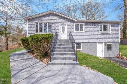 21 Yucca Road, Rocky Point, NY 11778