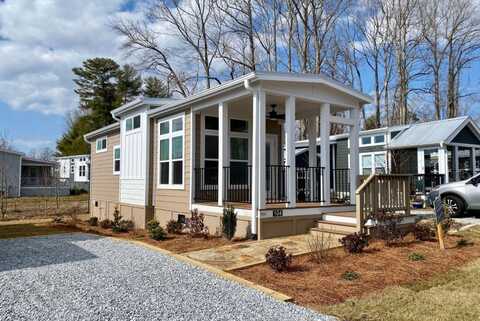 104 Meandering Lane, Flat Rock, NC 28731