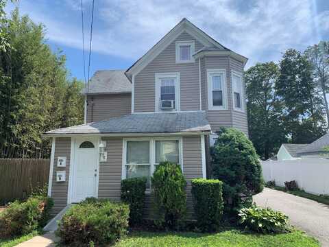 76 Thorne Street, Patchogue, NY 11772