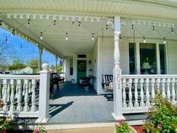 201 5th Street, Carmi, IL 62821