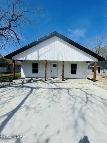 2424 S Cleveland Avenue, Joplin, MO 64804