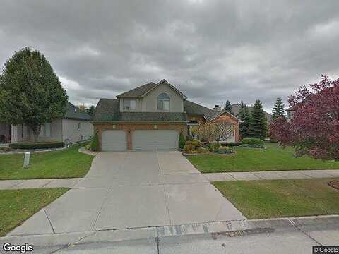 Bay Hills, MACOMB, MI 48044