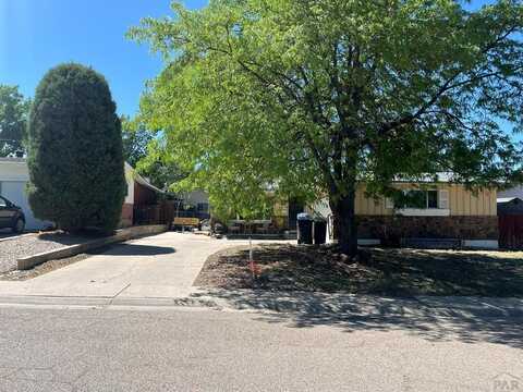 66 Louis Nelson Rd, Pueblo, CO 81001