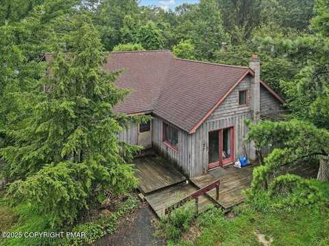216 Buckhorn Lane, Cresco, PA 18326