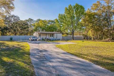 2276 N Reynolds Avenue, Crystal River, FL 34428