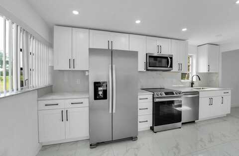 8321 Sands Point Blvd, Tamarac, FL 33321