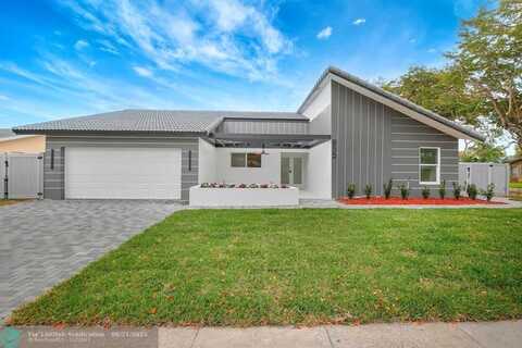 855 NW 76th Ter, Plantation, FL 33324