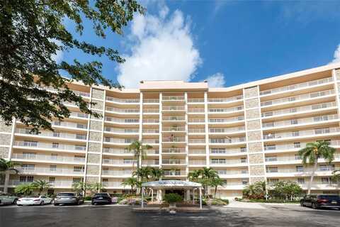 3507 Oaks Way, Pompano Beach, FL 33069
