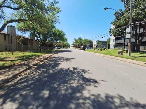 Steppington Dr 236, Dallas, TX 75230