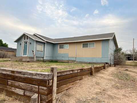 E 4Th St, Iraan, TX 79744
