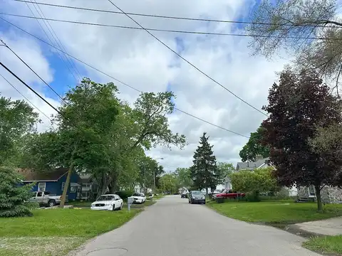 Vining, JACKSON, MI 49203