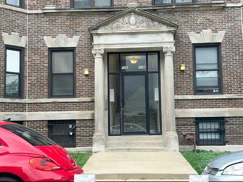 E 41St St, Chicago, IL 60653