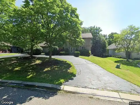Pickwood, WEST BLOOMFIELD, MI 48322