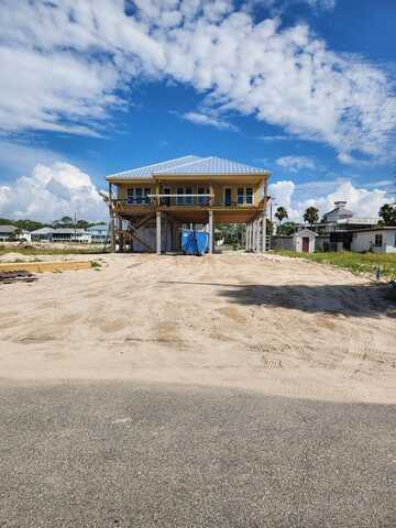 725 E Gorrie Dr, St. George Island, FL 32328