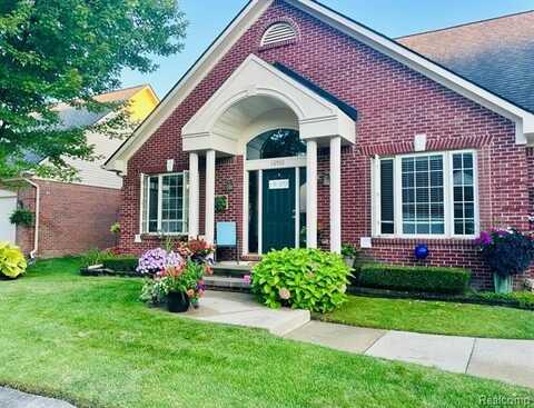16580 SIENNA Circle, Clinton Township, MI 48038