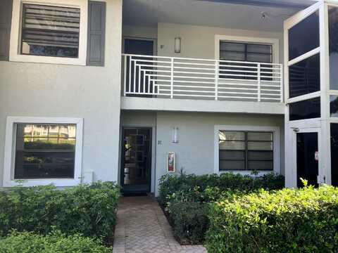 15 Southport Lane, Boynton Beach, FL 33436