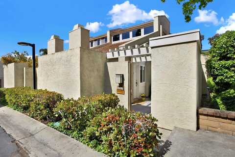 6218 Caminito Araya, San Diego, CA 92122