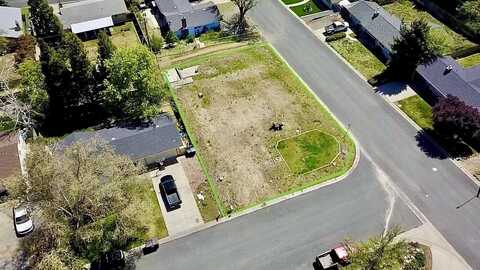 802 Scenic CT, Yreka, CA 96097