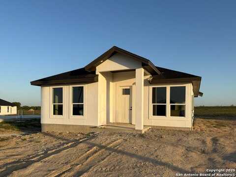 136 Camino Verde Ct, La Vernia, TX 78121