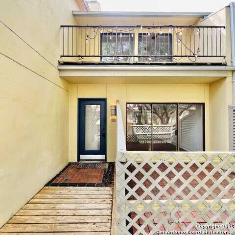 8642 Fredericksburg, San Antonio, TX 78240