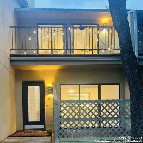 8642 Fredericksburg, San Antonio, TX 78240
