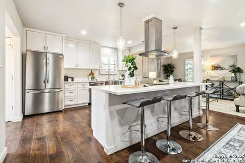 124 Harmon, San Antonio, TX 78209