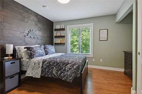 Pepperwood, HOPKINS, MN 55305