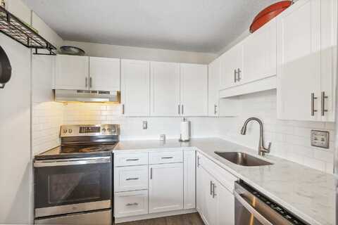 10Th, SAINT PAUL, MN 55101
