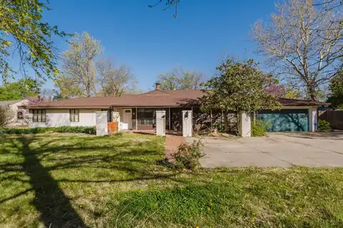 33 N Laurel Dr, Wichita, KS 67206