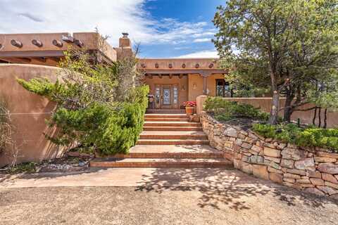 61 Calle Encanto, Santa Fe, NM 87506