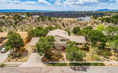 675 Totavi Street, Los Alamos, NM 87544