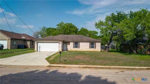 111 Windcrest, Floresville, TX 78114