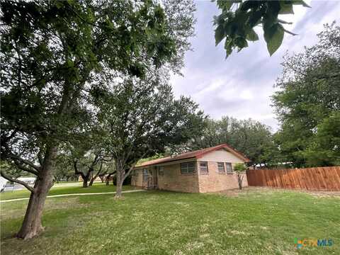 1405 W North Avenue, Lampasas, TX 76550