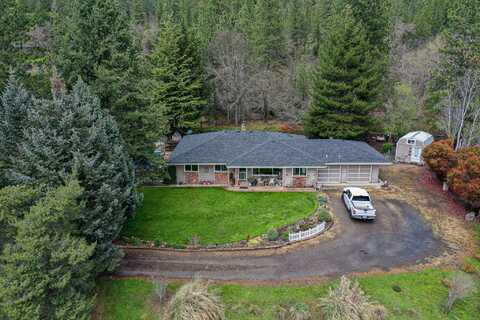 9475 E Evans Creek Road, Rogue River, OR 97537