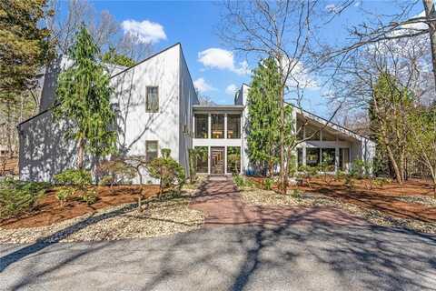 5 Severn Court, East Greenwich, RI 02818