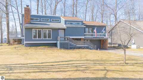 423 Chippewa Trail, Prudenville, MI 48651
