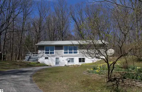 4290 Johnson Road, Frankfort, MI 49635