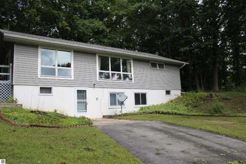 4290 Johnson Road, Frankfort, MI 49635
