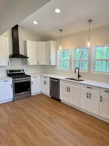 May, STILLWATER, MN 55082