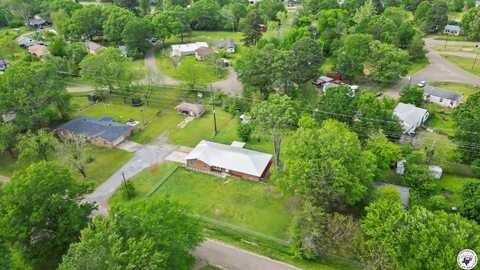 2401 E Avenue B, Hooks, TX 75561