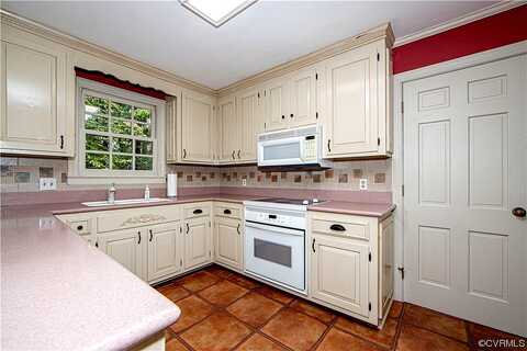 Tudor, COLONIAL HEIGHTS, VA 23834